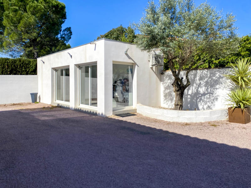 Maison - 334 m² - 8 pièces