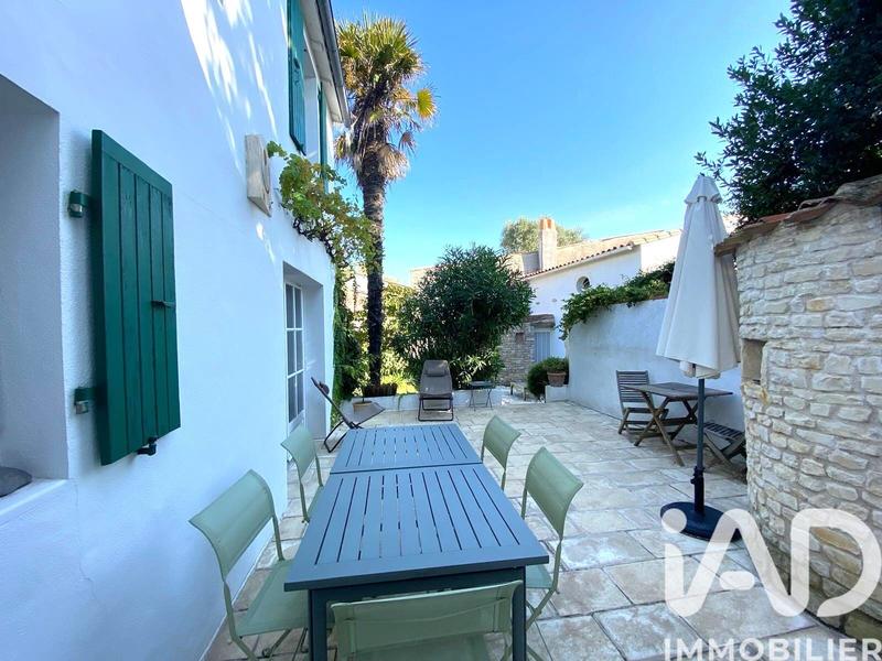 Maison - 244 m² - 13 pièces