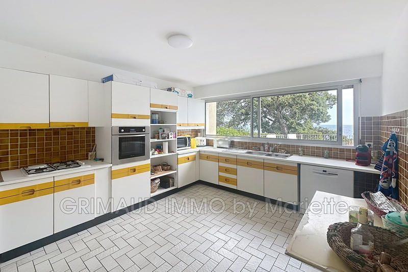 Maison - 187 m² - 10 pièces