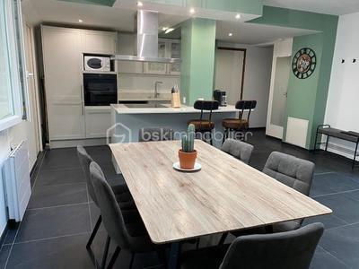 Appartement - 80 m² - 3 pièces