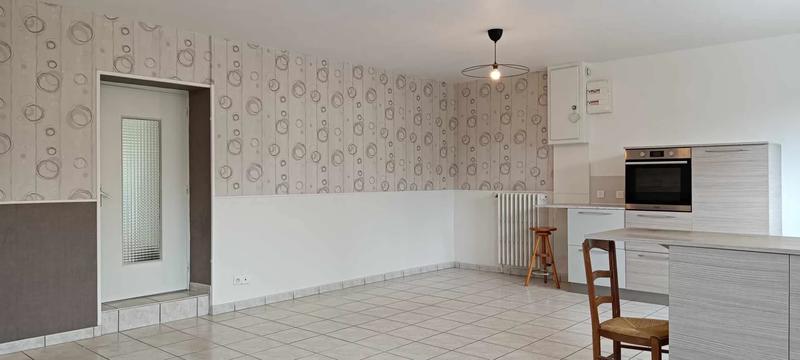 Maison - 94 m² - 10 pièces