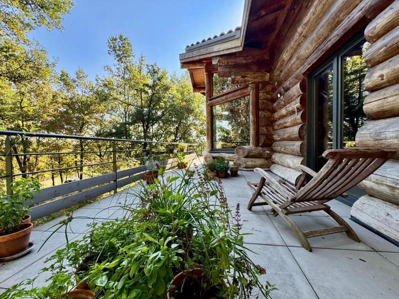 Propriété - 260 m² - 9 pièces