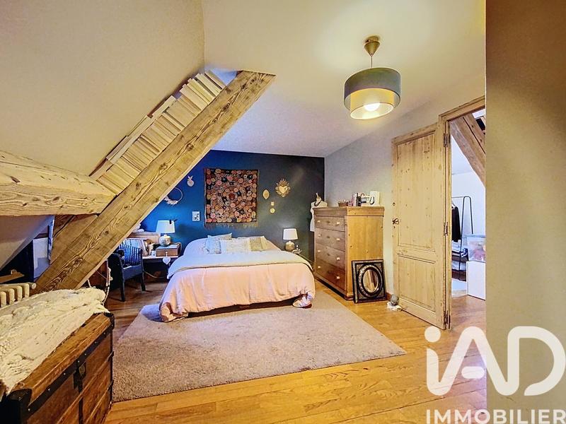 Maison - 234 m² - 7 pièces