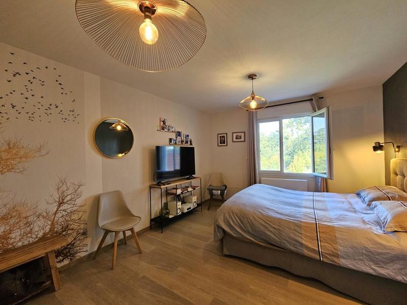 Maison - 207 m² - 8 pièces