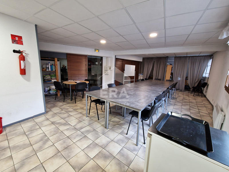 Local d'activité / Entrepôt - 111 m²