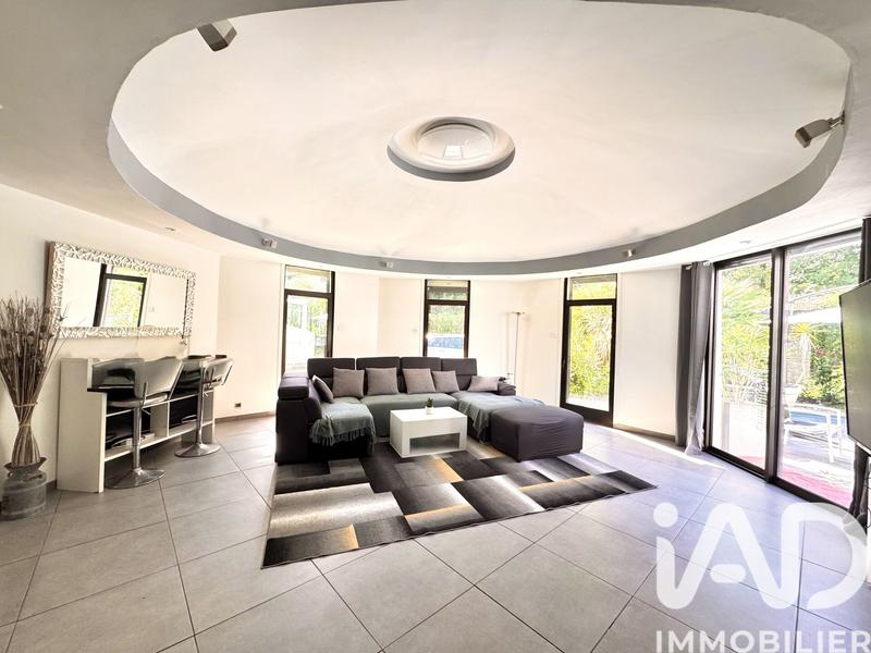 Maison de maîtres - 220 m² - 6 pièces