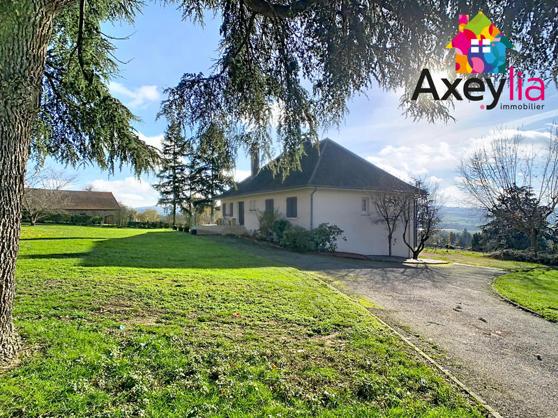 Maison - 214 m² - 8 pièces