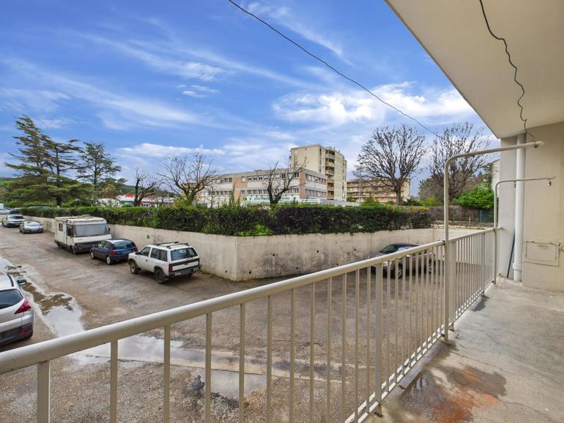 Appartement ancien - 83 m² - 4 pièces