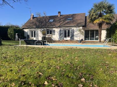 Maison traditionnelle - 167 m² - 7 pièces