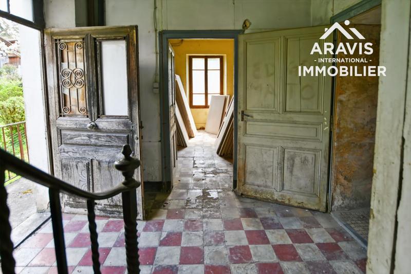 Maison - 360 m² - 10 pièces