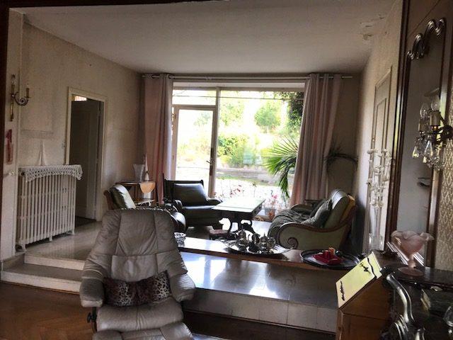 Maison - 256 m² - 10 pièces