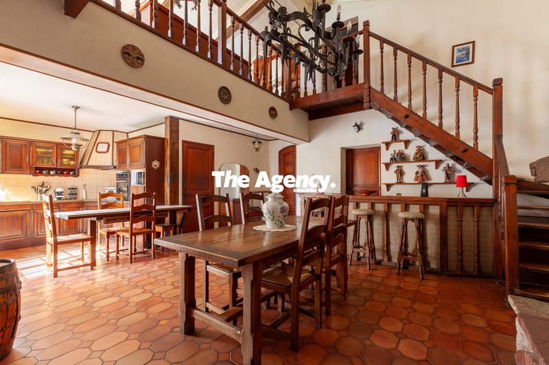 Maison traditionnelle - 140 m² - 5 pièces