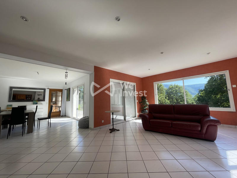 Maison traditionnelle - 340 m² - 11 pièces