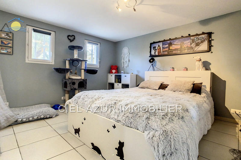 Maison - 211 m² - 6 pièces