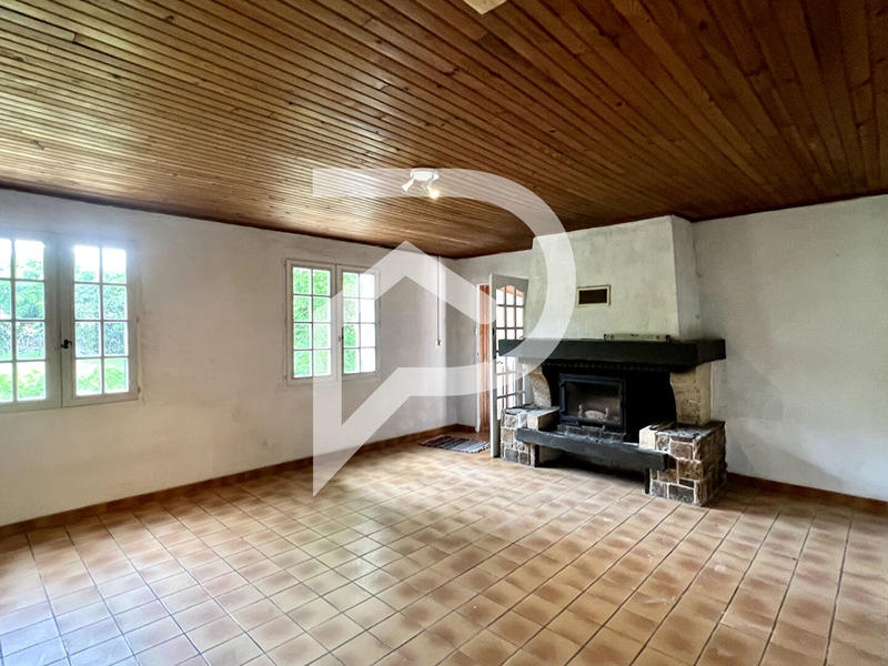 Maison - 221 m² - 8 pièces