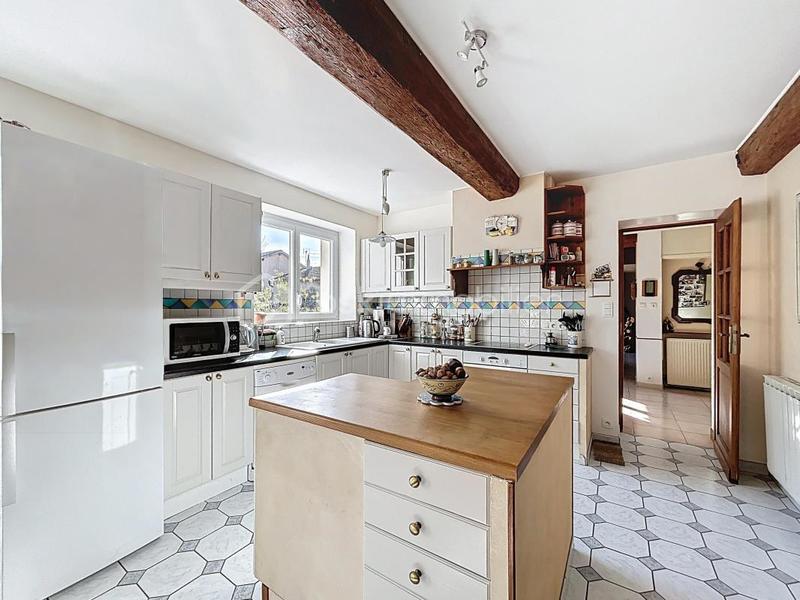 Corps de ferme - 300 m² - 8 pièces