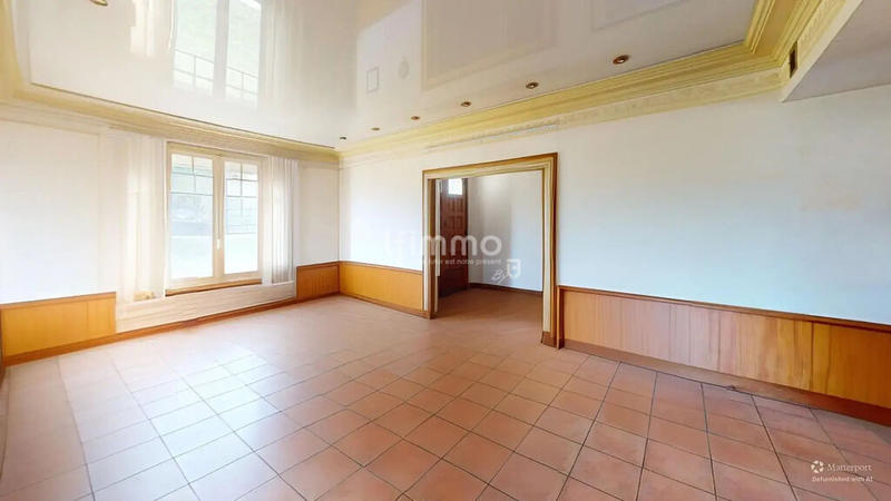 Demeure - 200 m² - 9 pièces