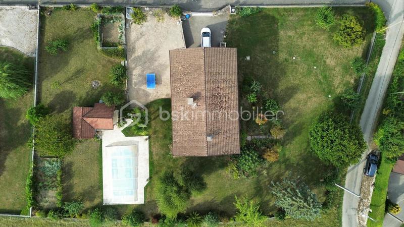 Maison traditionnelle - 103 m² - 4 pièces