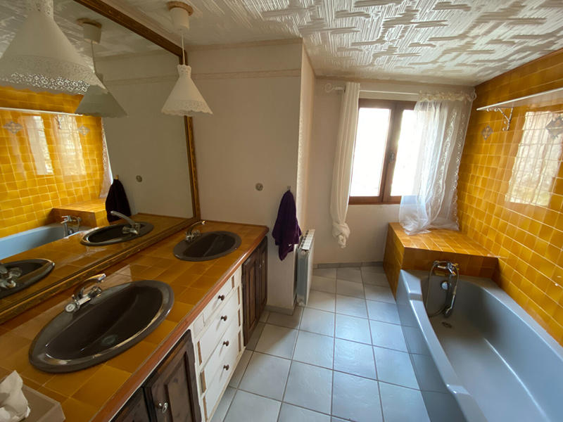 Maison - 281 m² - 6 pièces