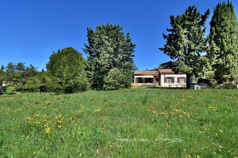 Terrain constructible - 2 800 m²