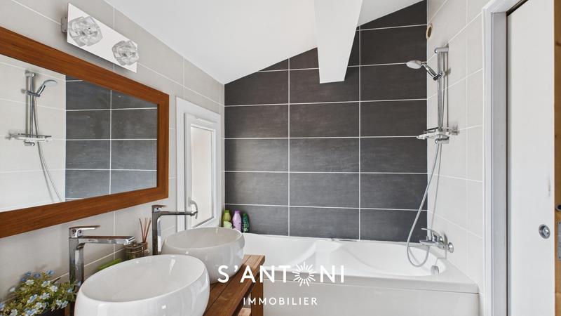 Maison - 120 m² - 5 pièces