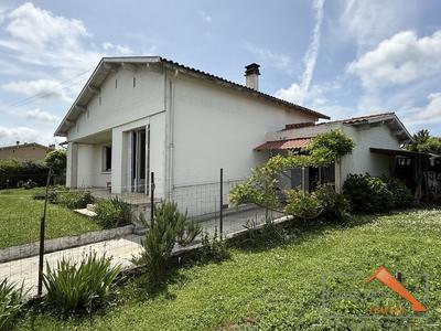 Maison - 95 m² - 5 pièces