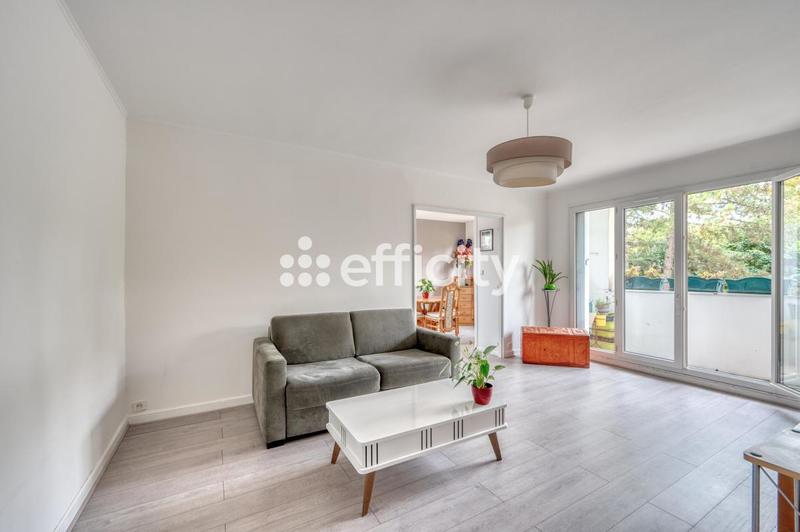 Appartement - 90 m² - 5 pièces