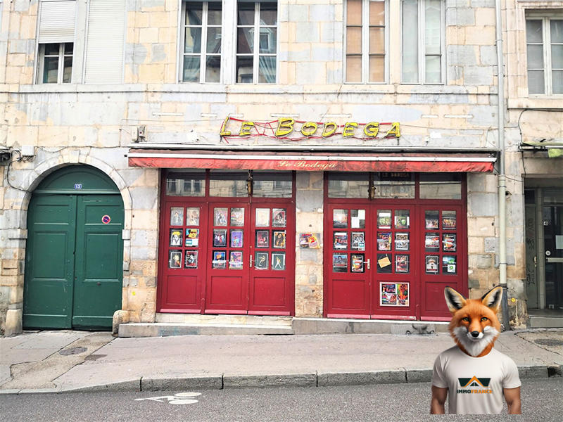 Local commercial - 79 m² - 1 pièce