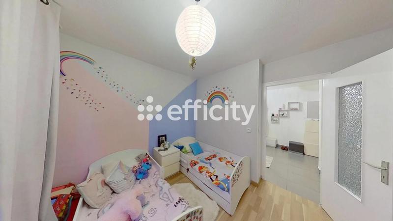 Appartement - 80 m² - 4 pièces