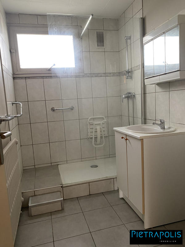 Appartement - 65 m² - 3 pièces