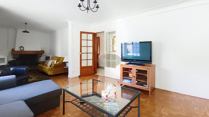 Maison - 170 m² - 9 pièces