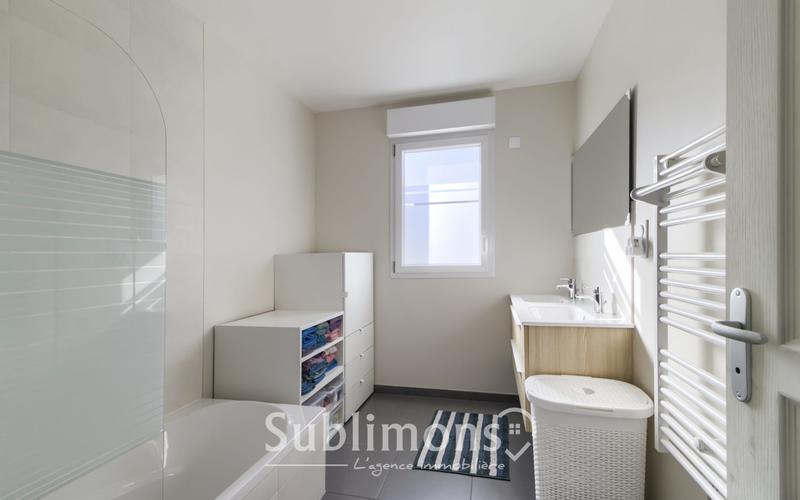 Maison - 86 m² - 4 pièces