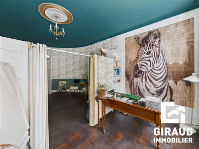 Maison ancienne - 305 m² - 6 pièces