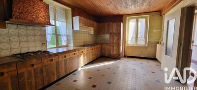 Maison - 220 m² - 8 pièces