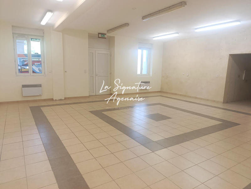 Propriété - 953 m² - 40 pièces