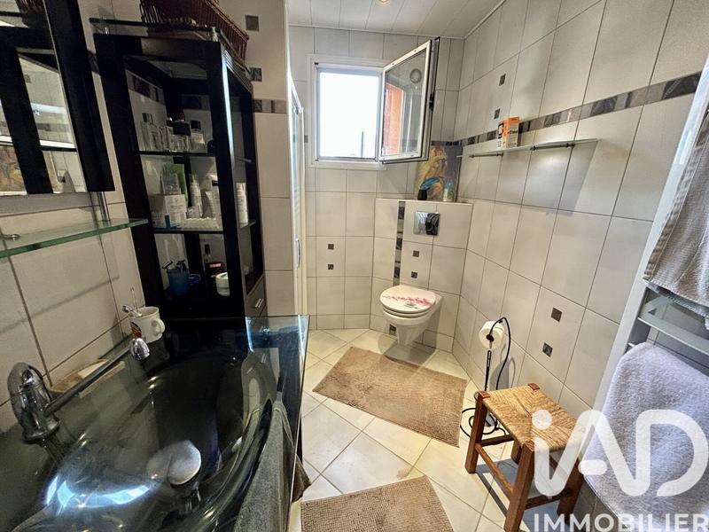 Maison - 240 m² - 8 pièces