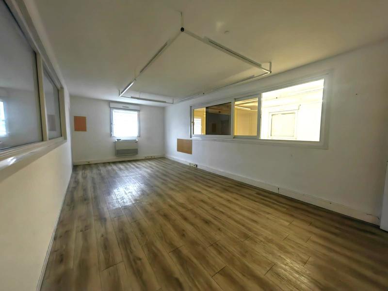 Bureau - 69 m² - 2 pièces