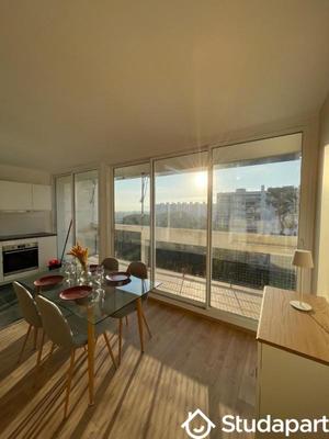 Chambre - 9 m² - 1 pièce