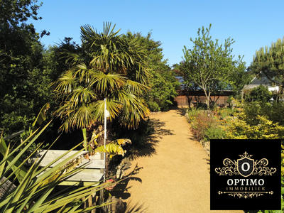 Villa - 168 m² - 9 pièces