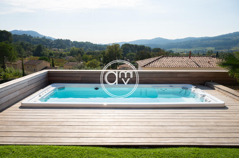 Villa - 331 m² - 8 pièces