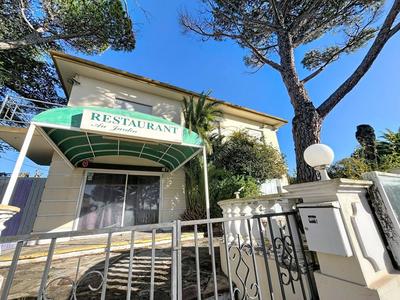 Maison - 200 m² - 4 pièces