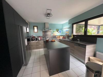 Villa - 260 m² - 8 pièces