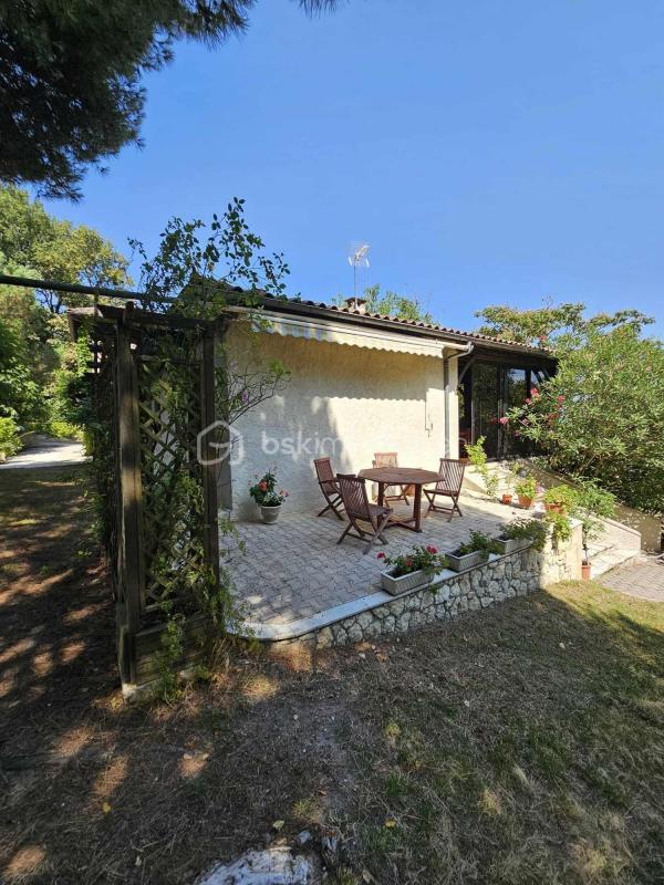 Propriété - 190 m² - 6 pièces