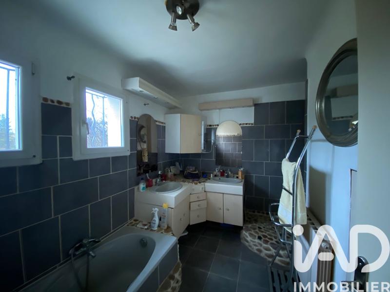 Maison - 212 m² - 9 pièces