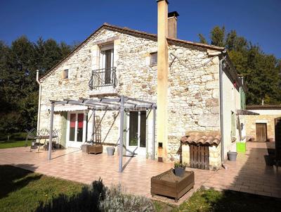 Demeure - 299 m² - 10 pièces