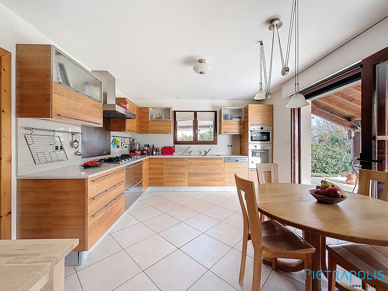 Villa - 162 m² - 6 pièces