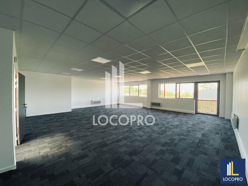 Local d'activité / Entrepôt - 900 m²