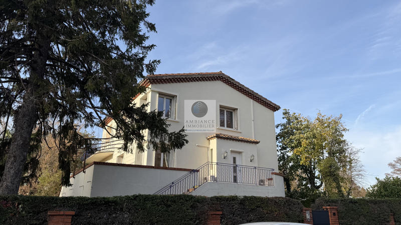 Maison - 228 m² - 7 pièces