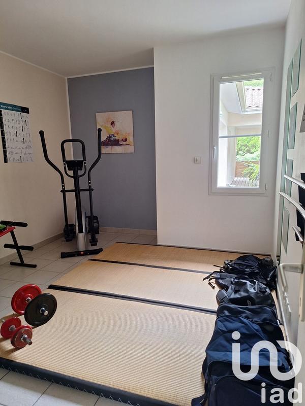 Maison - 250 m² - 8 pièces