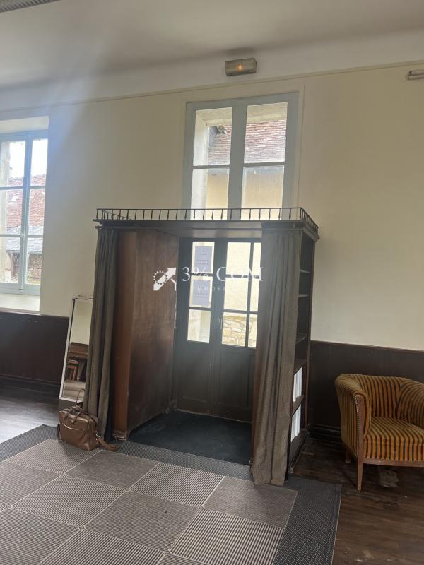 Maison de village - 250 m² - 2 pièces